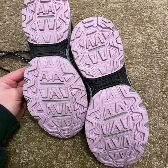 ASICS Women’s Gel-Venture 8, size 7 - Picture 3 of 4